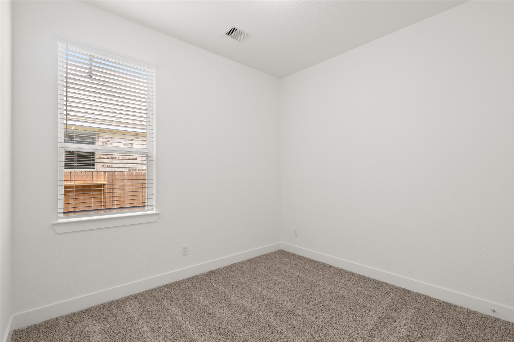 612 Crested Duck Court Property Photo 9