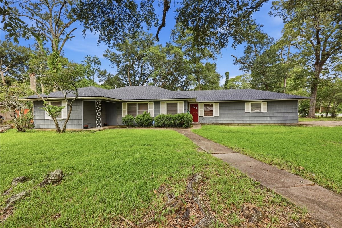 3495 Redwood Drive Property Photo 3