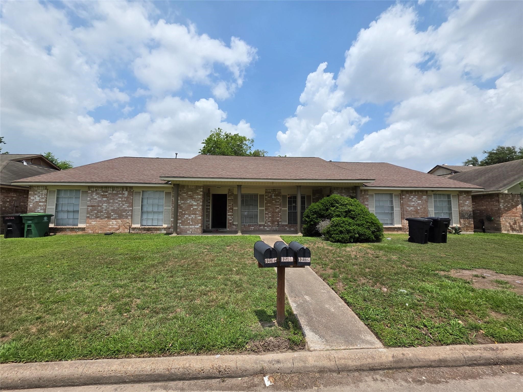 12740 Shannon Hills Drive Property Photo 1