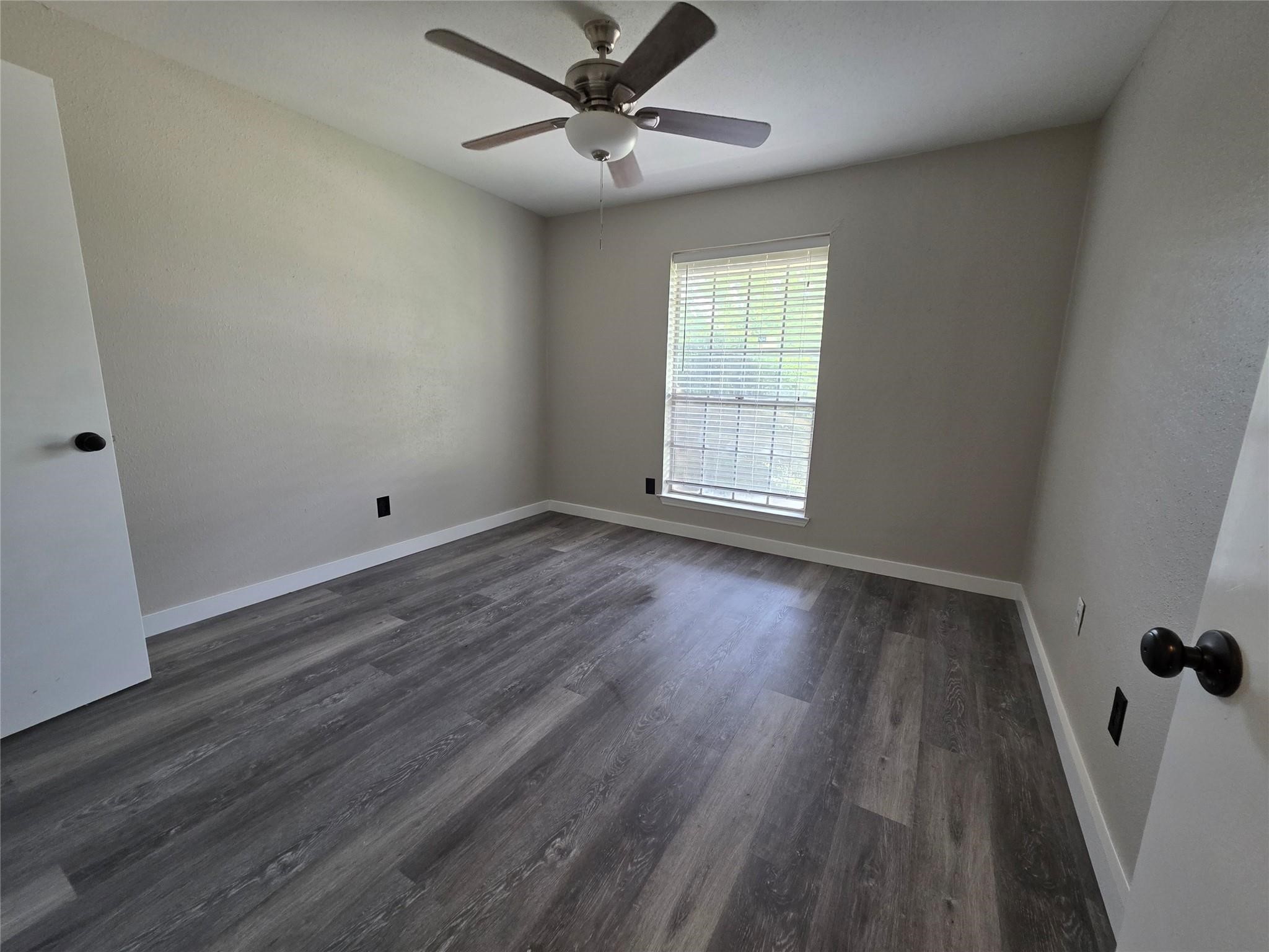 12740 Shannon Hills Drive Property Photo 9