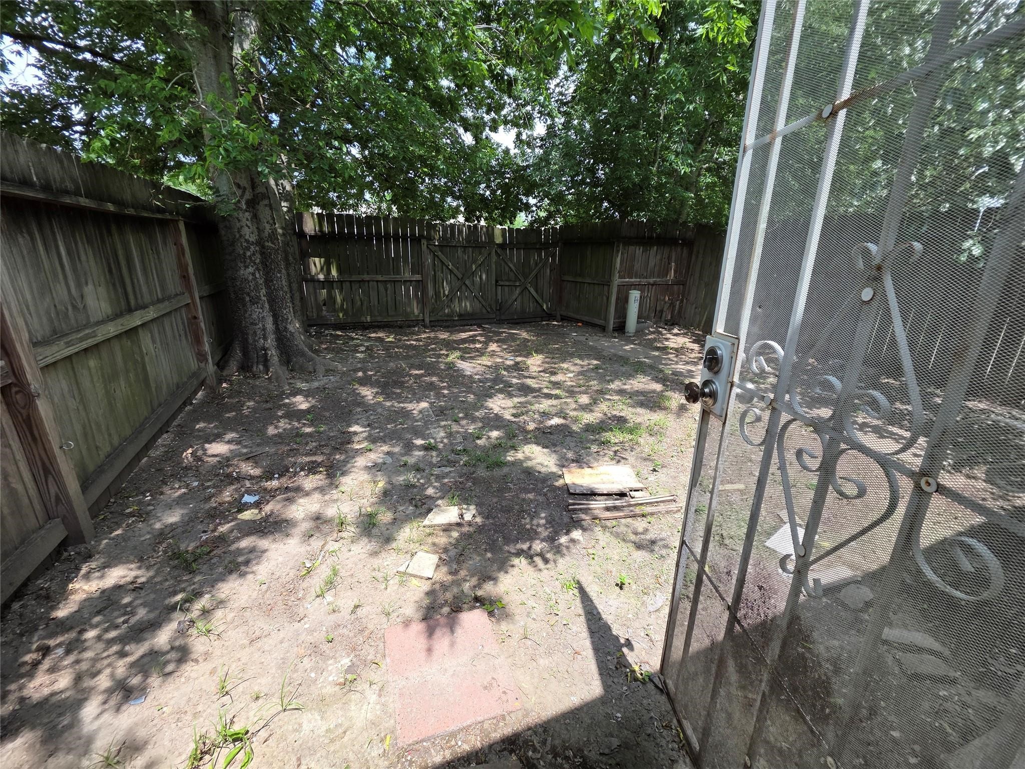 12740 Shannon Hills Drive Property Photo 11