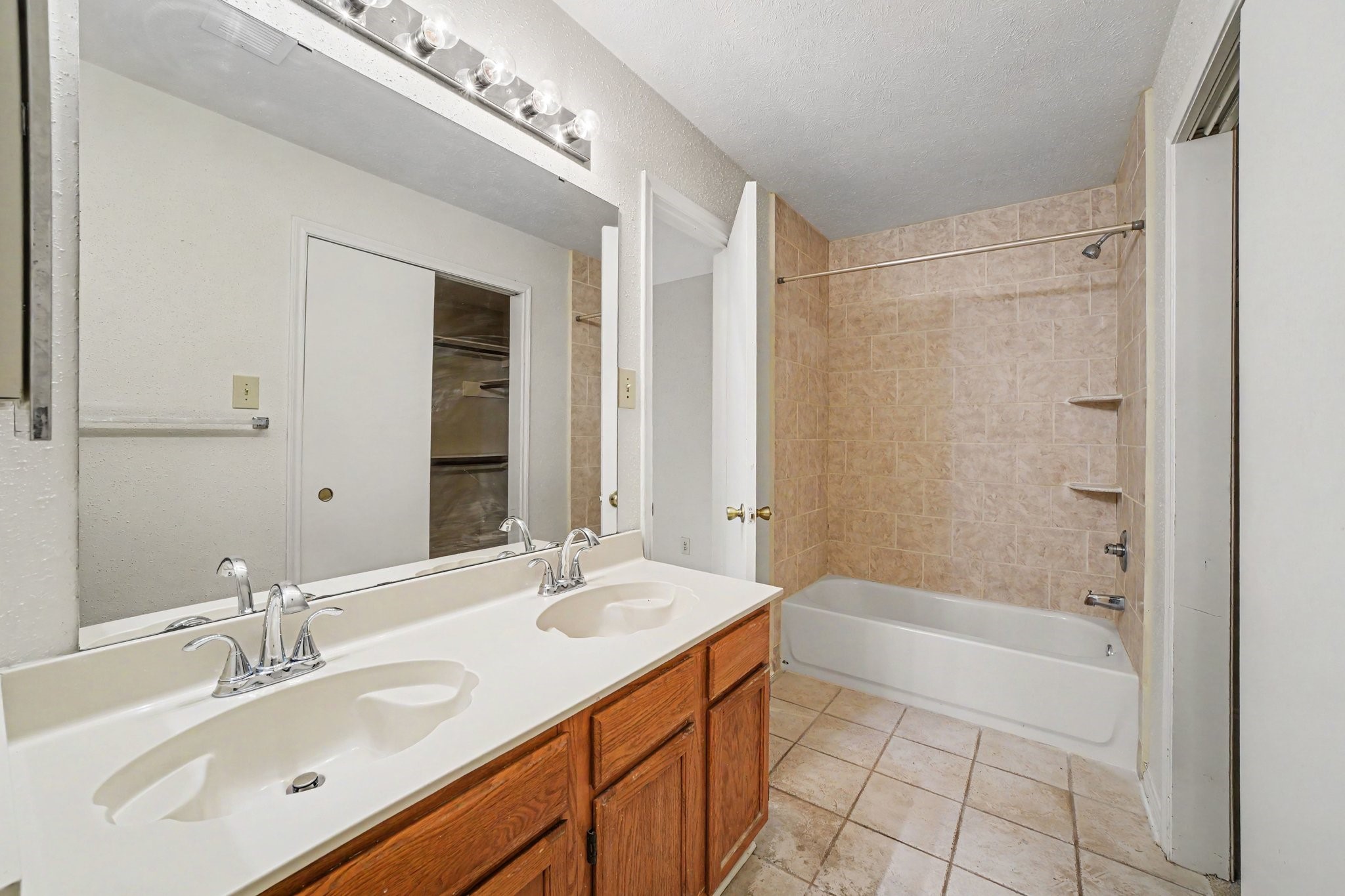 10038 Wayward Wind Lane Property Photo 27