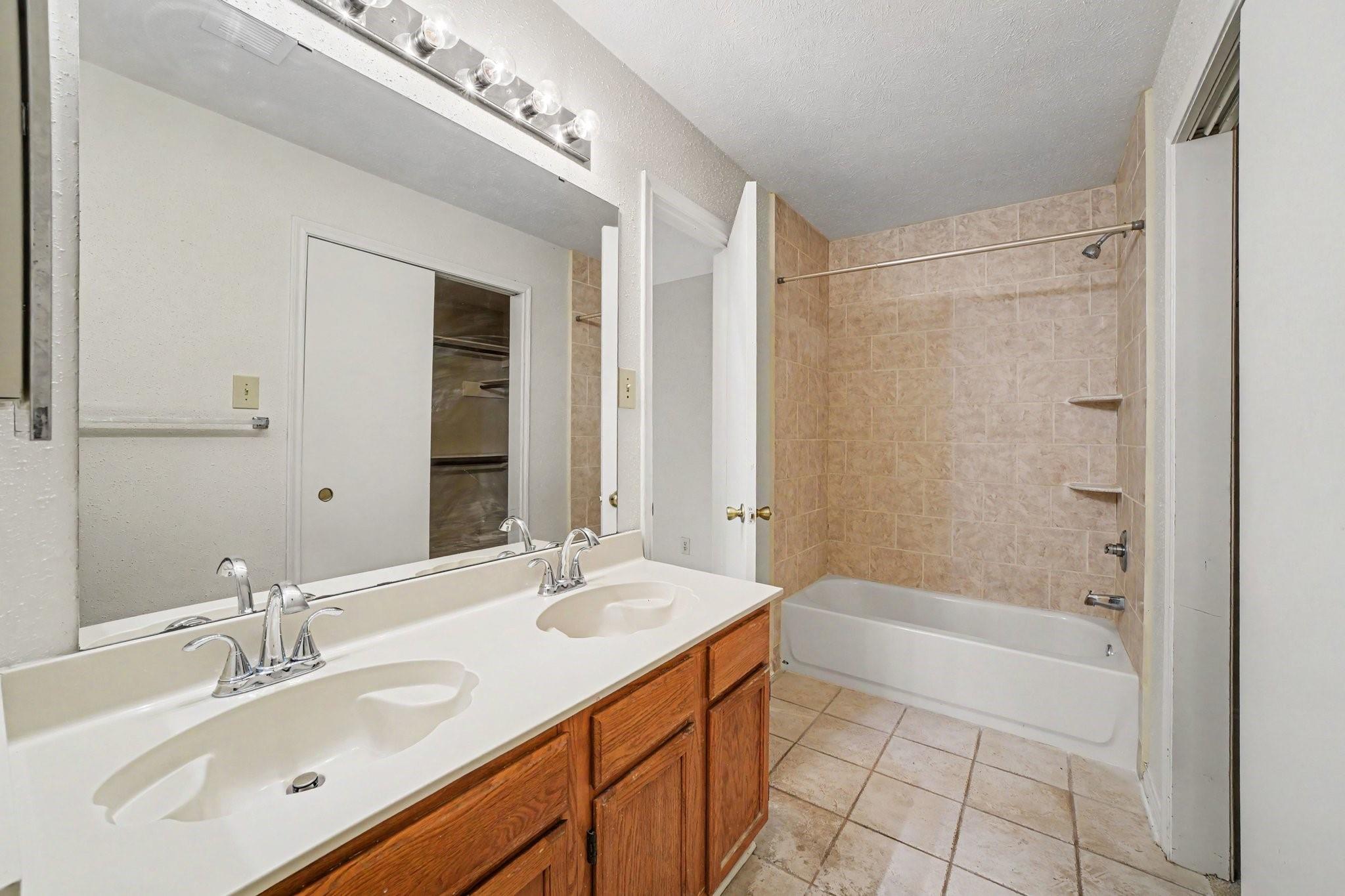 10038 Wayward Wind Lane Property Photo 27