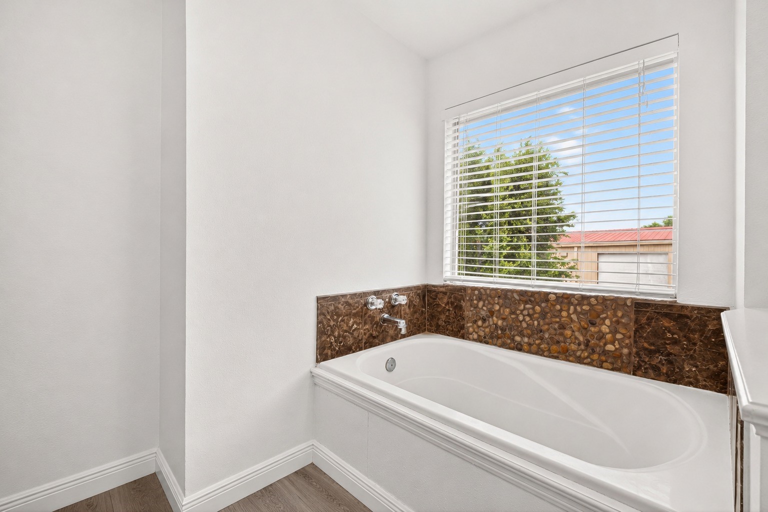 17639 Glenmark Drive Property Photo 42