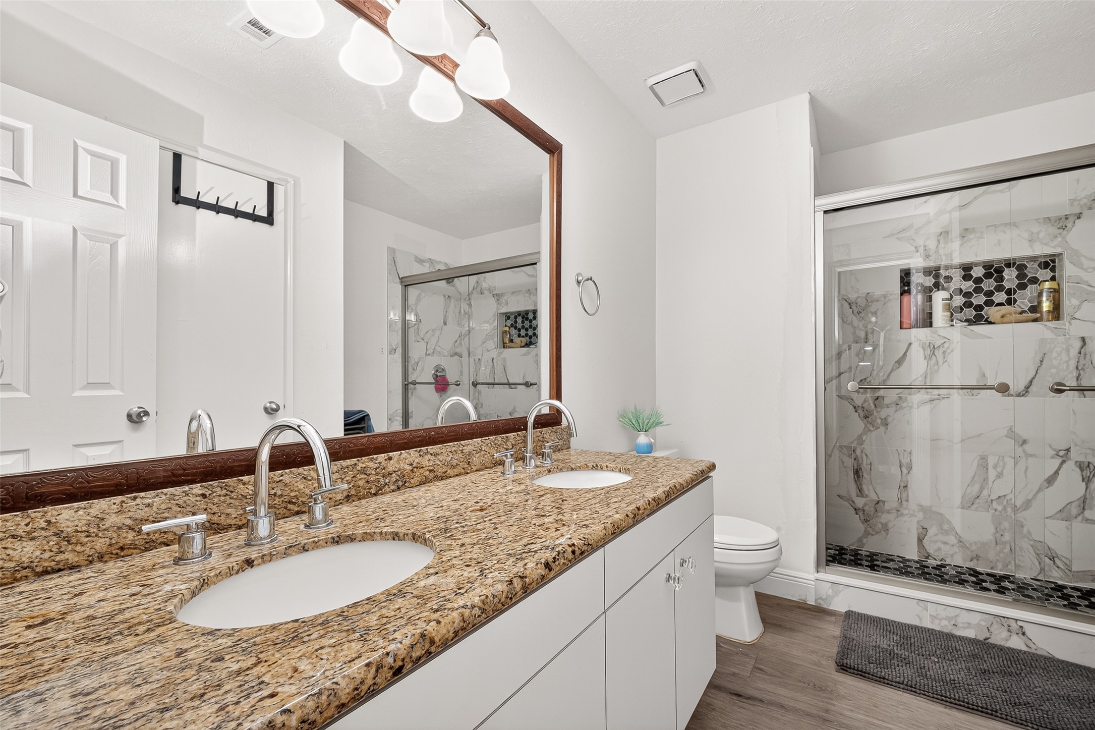17639 Glenmark Drive Property Photo 45