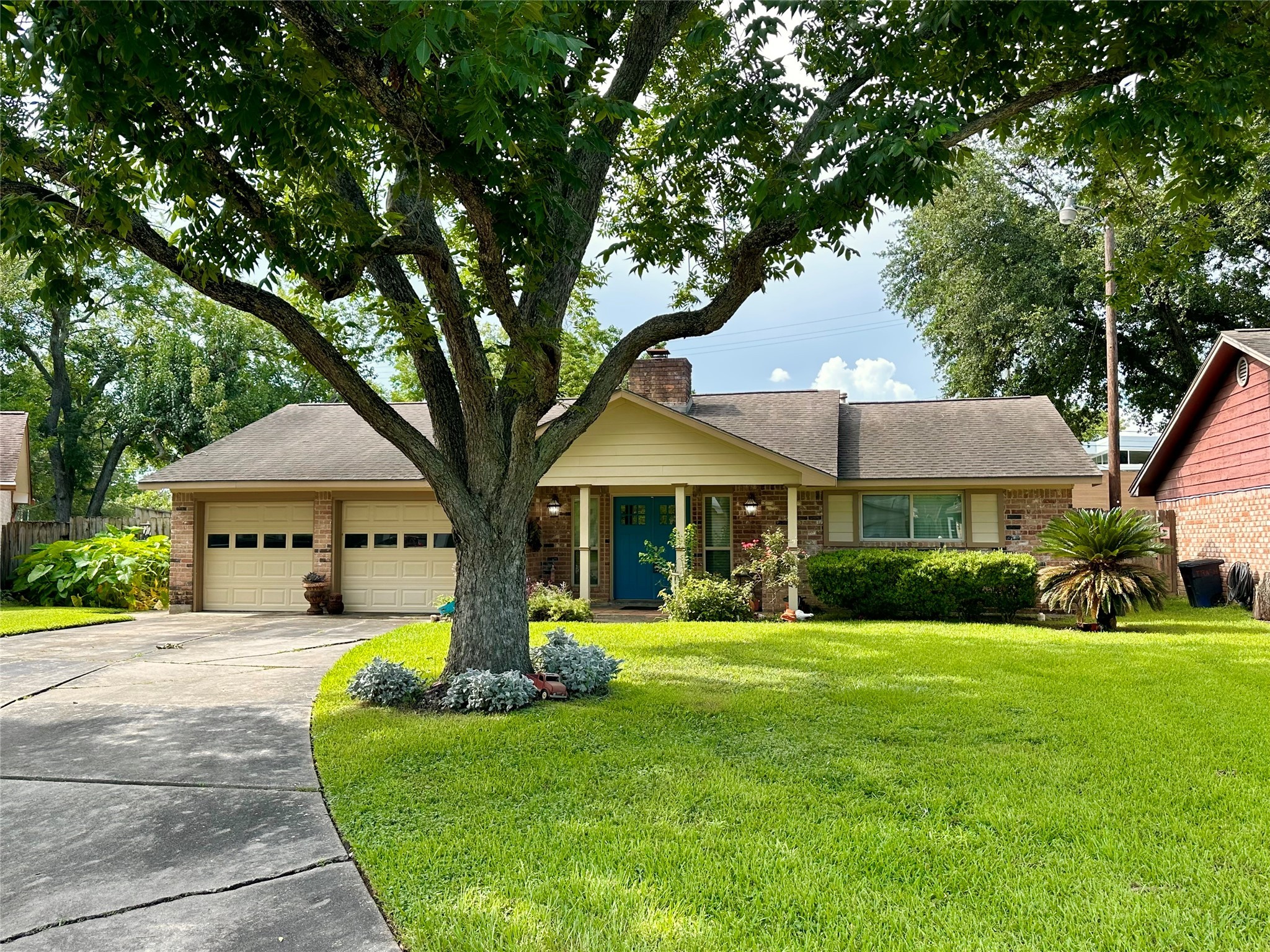 1014 Shadow Circle Property Photo 1