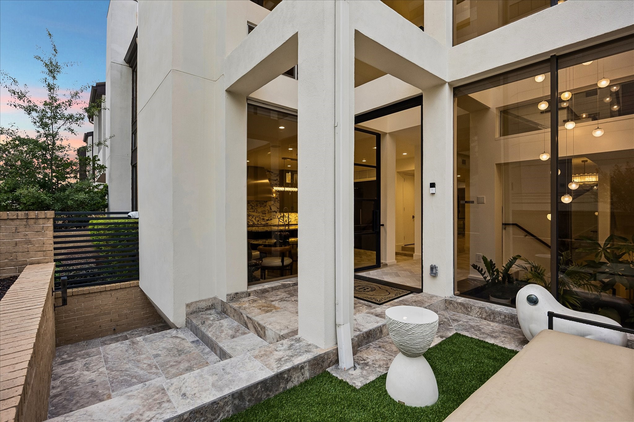 45 Briar Hollow 6 Property Photo 4