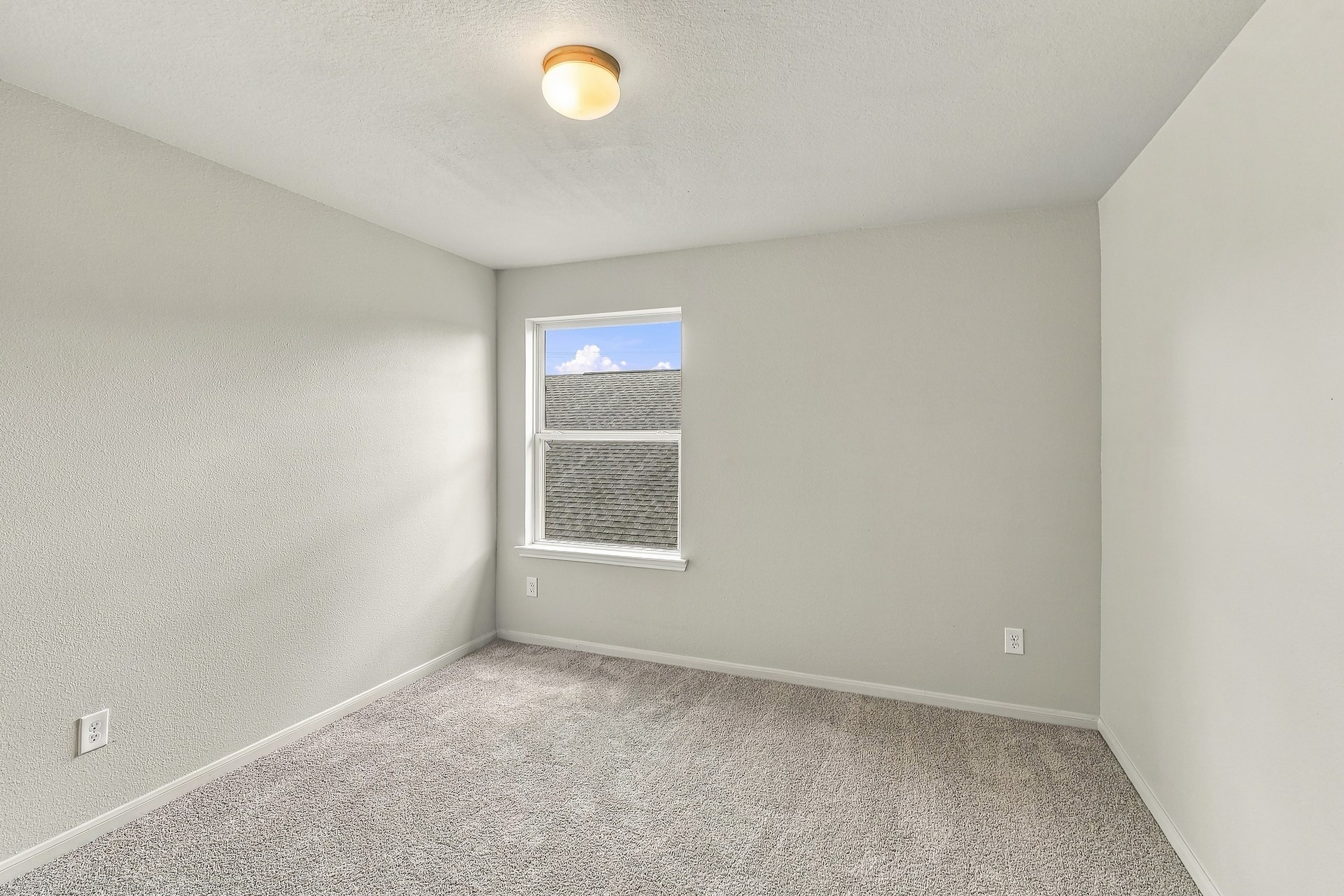 632 Kickapoo Court Property Photo 17