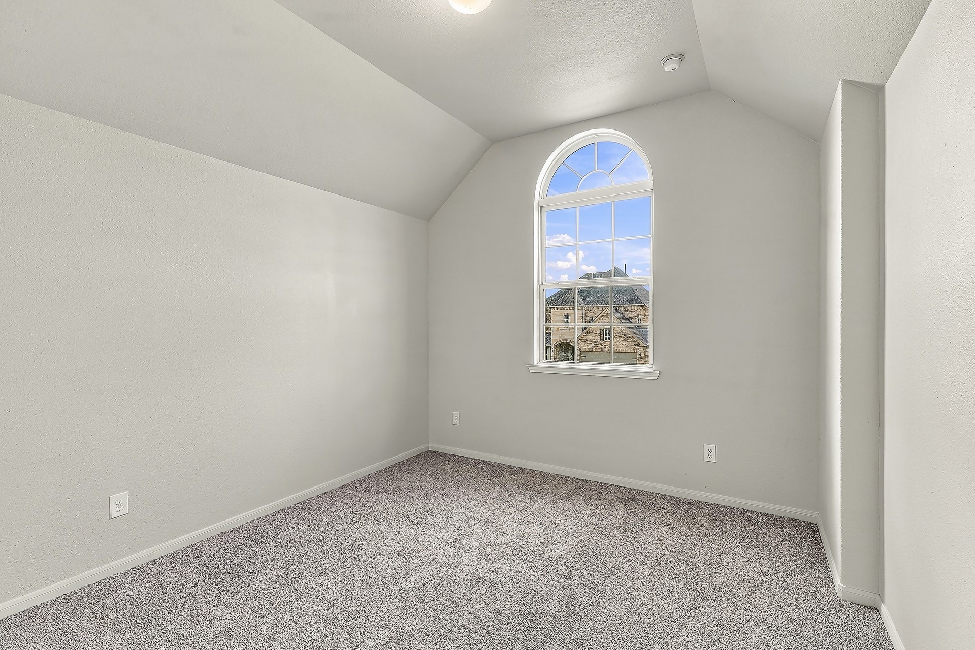 632 Kickapoo Court Property Photo 18