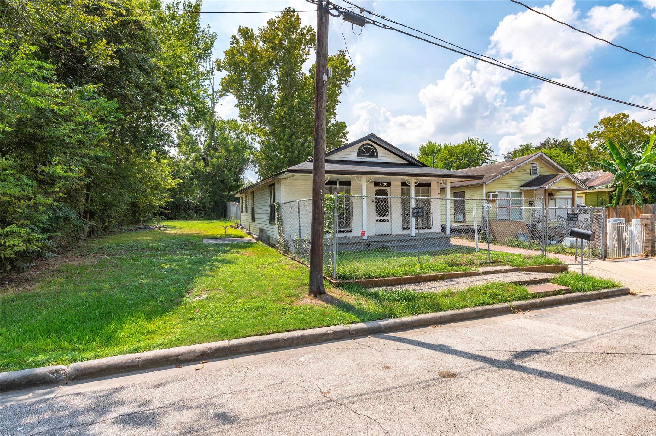7120 Avenue Q Property Photo 3