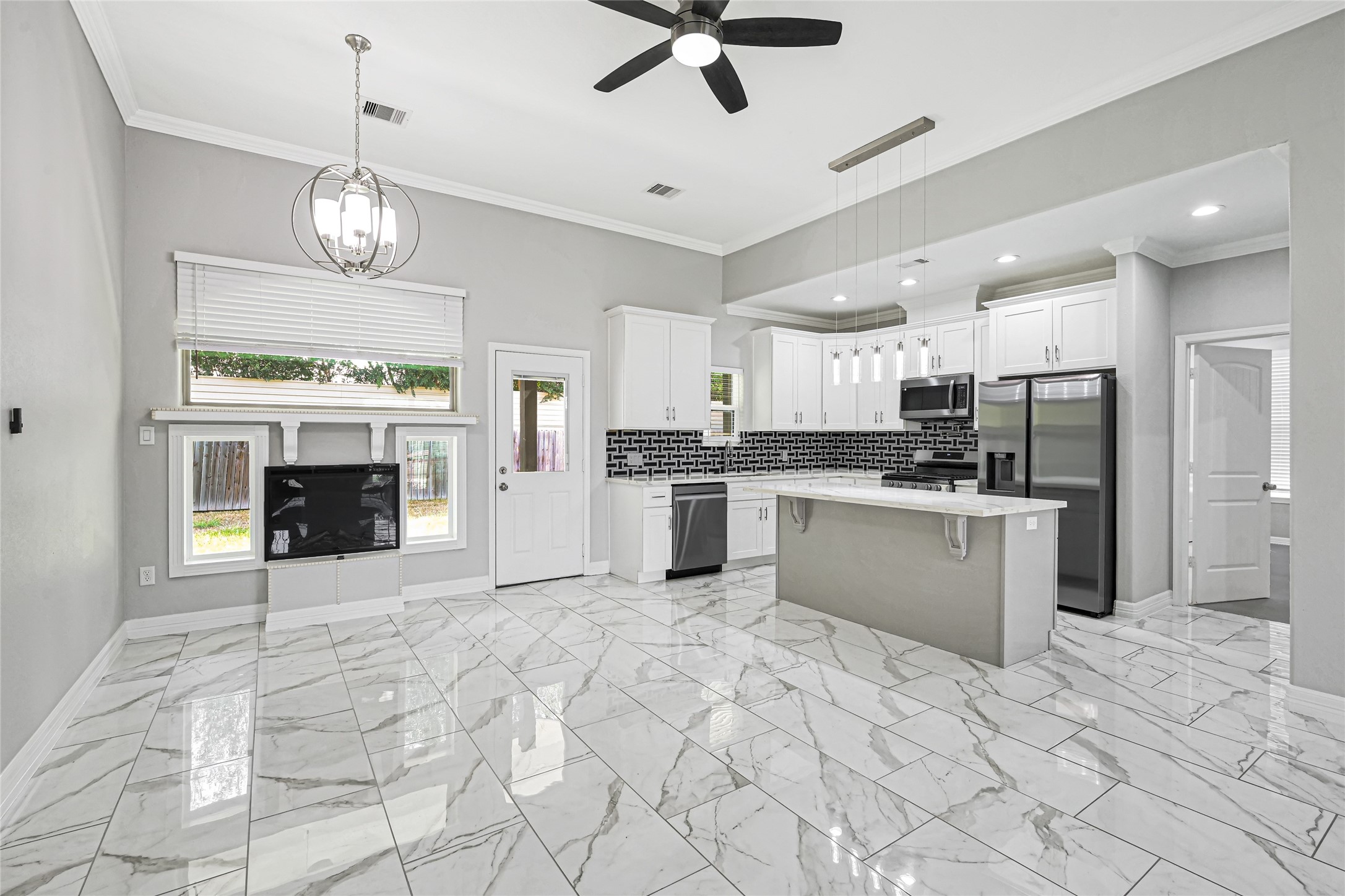 13041 Donegal Way Property Photo 5