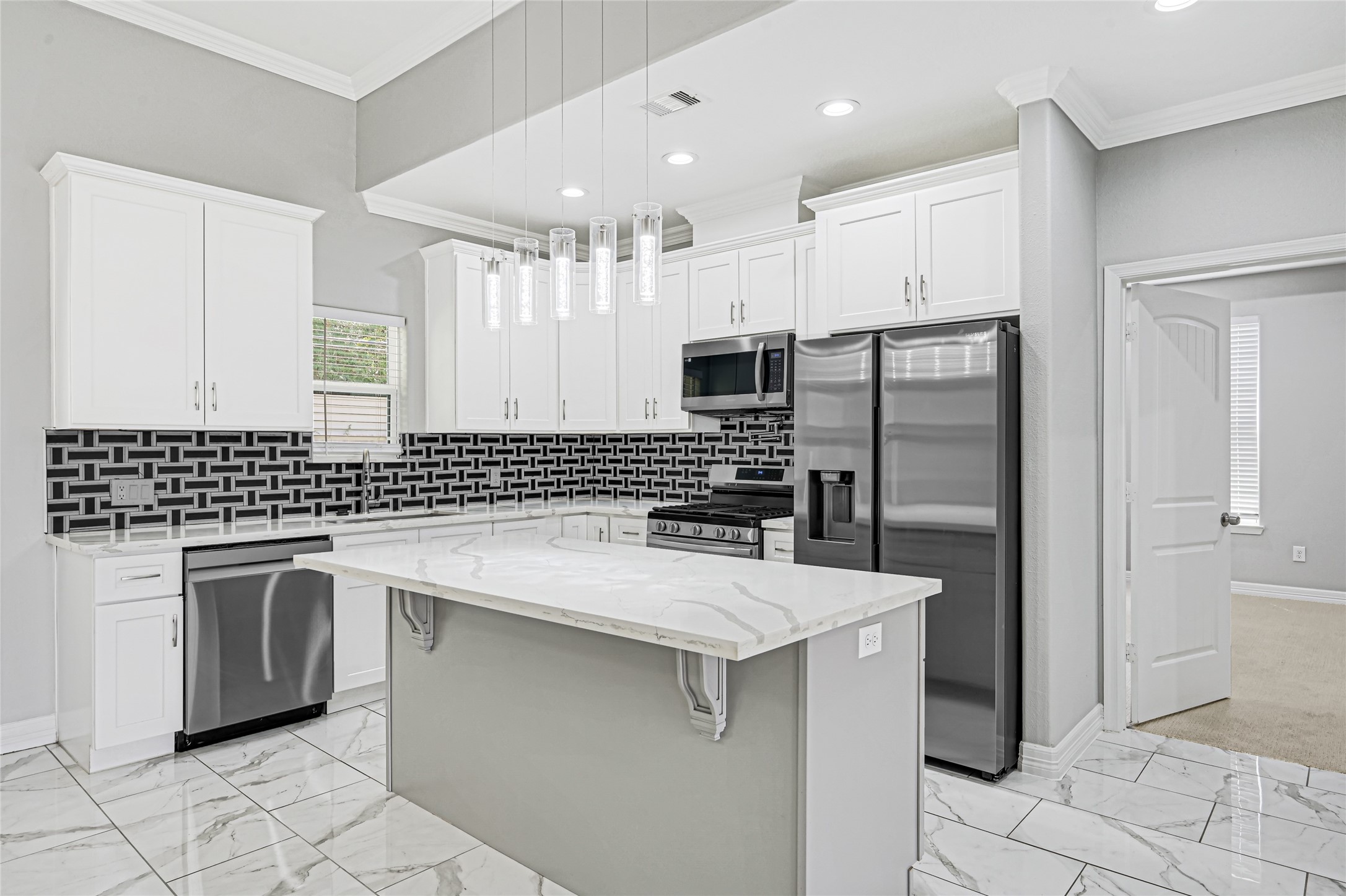 13041 Donegal Way Property Photo 6