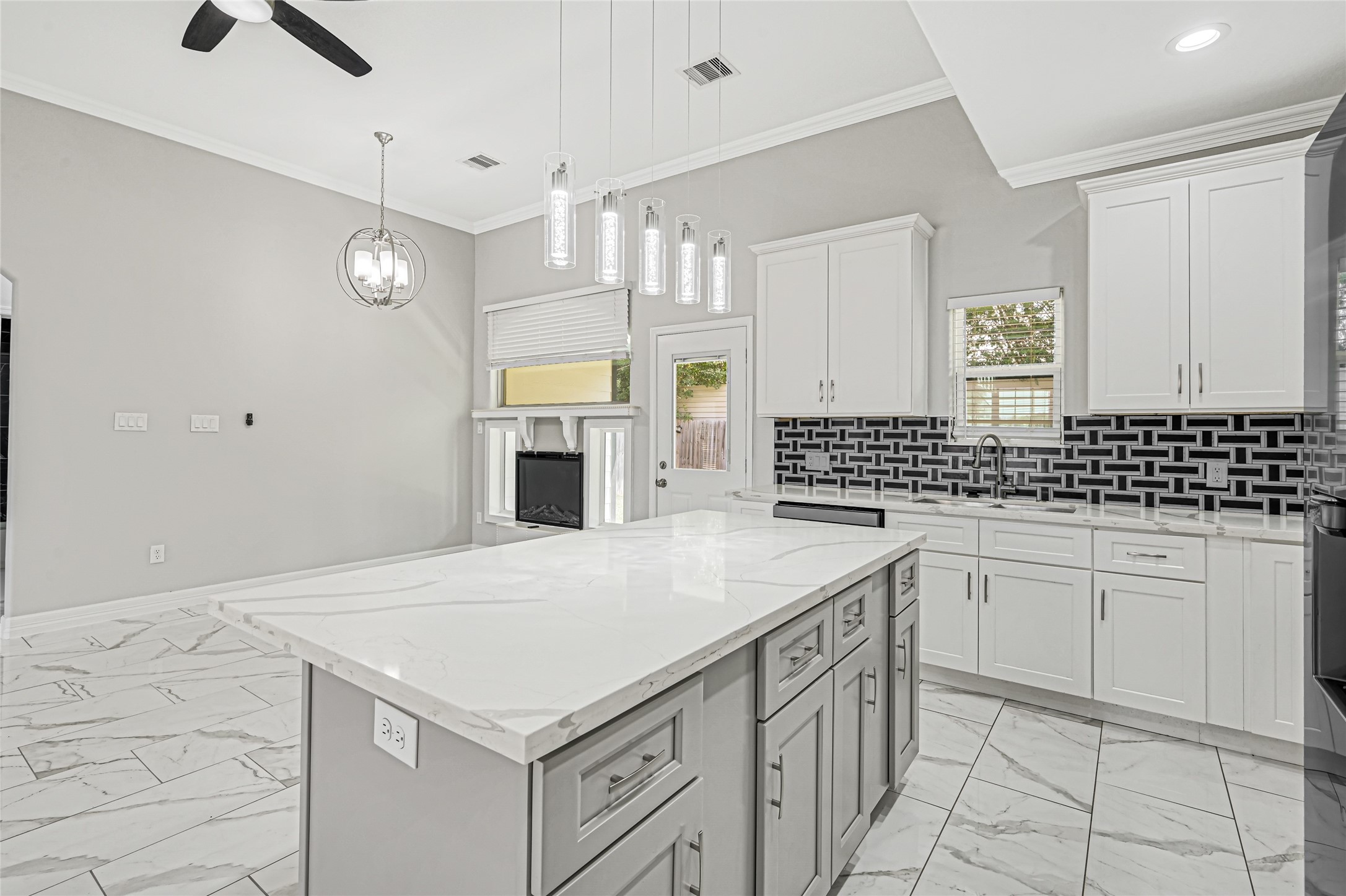 13041 Donegal Way Property Photo 7