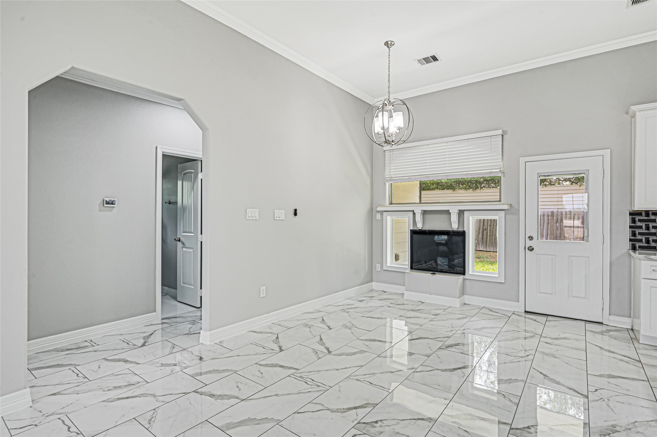 13041 Donegal Way Property Photo 9