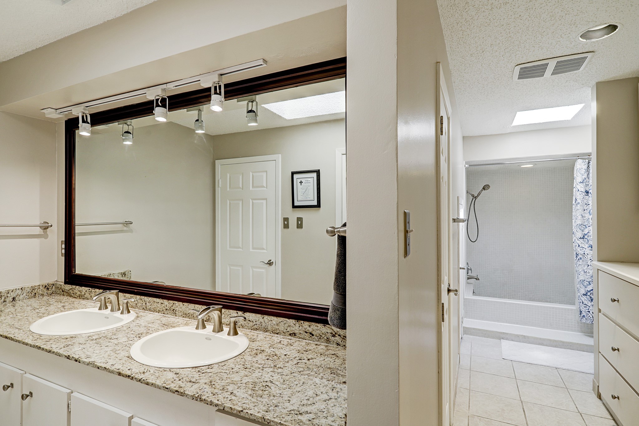 3210 Freshmeadows Drive Property Photo 8