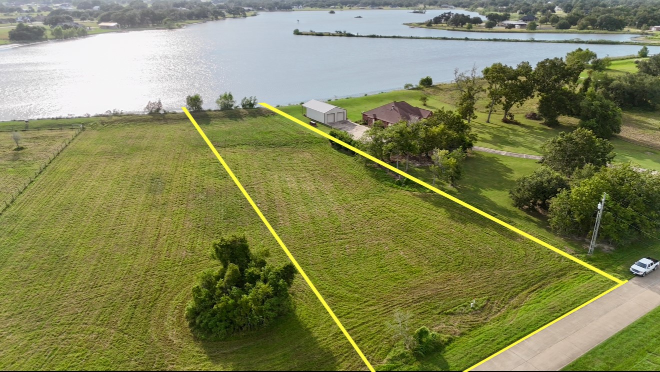 744 Wagon Wheel Trail Property Photo 1