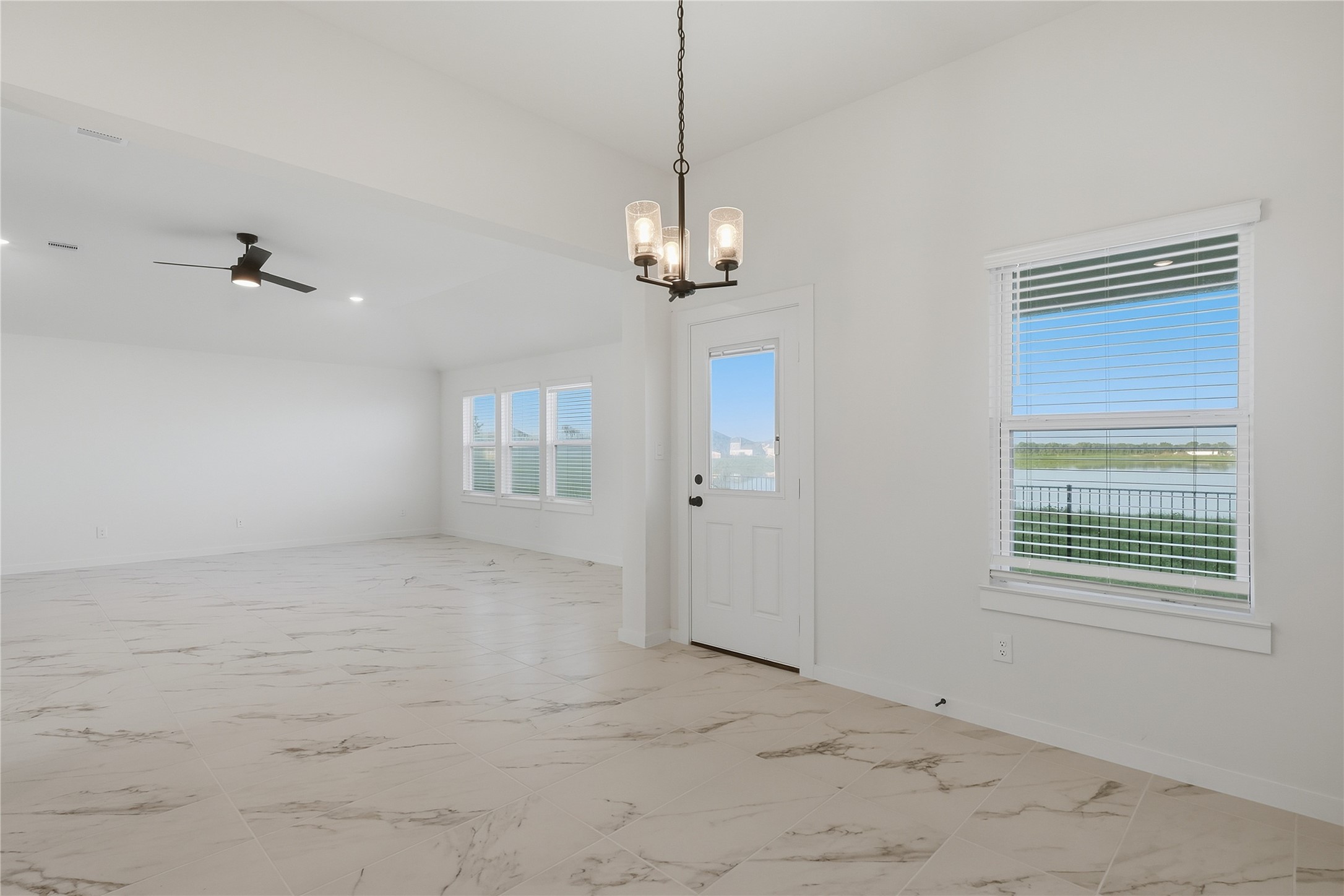 6102 Royal Palm Drive Property Photo 5