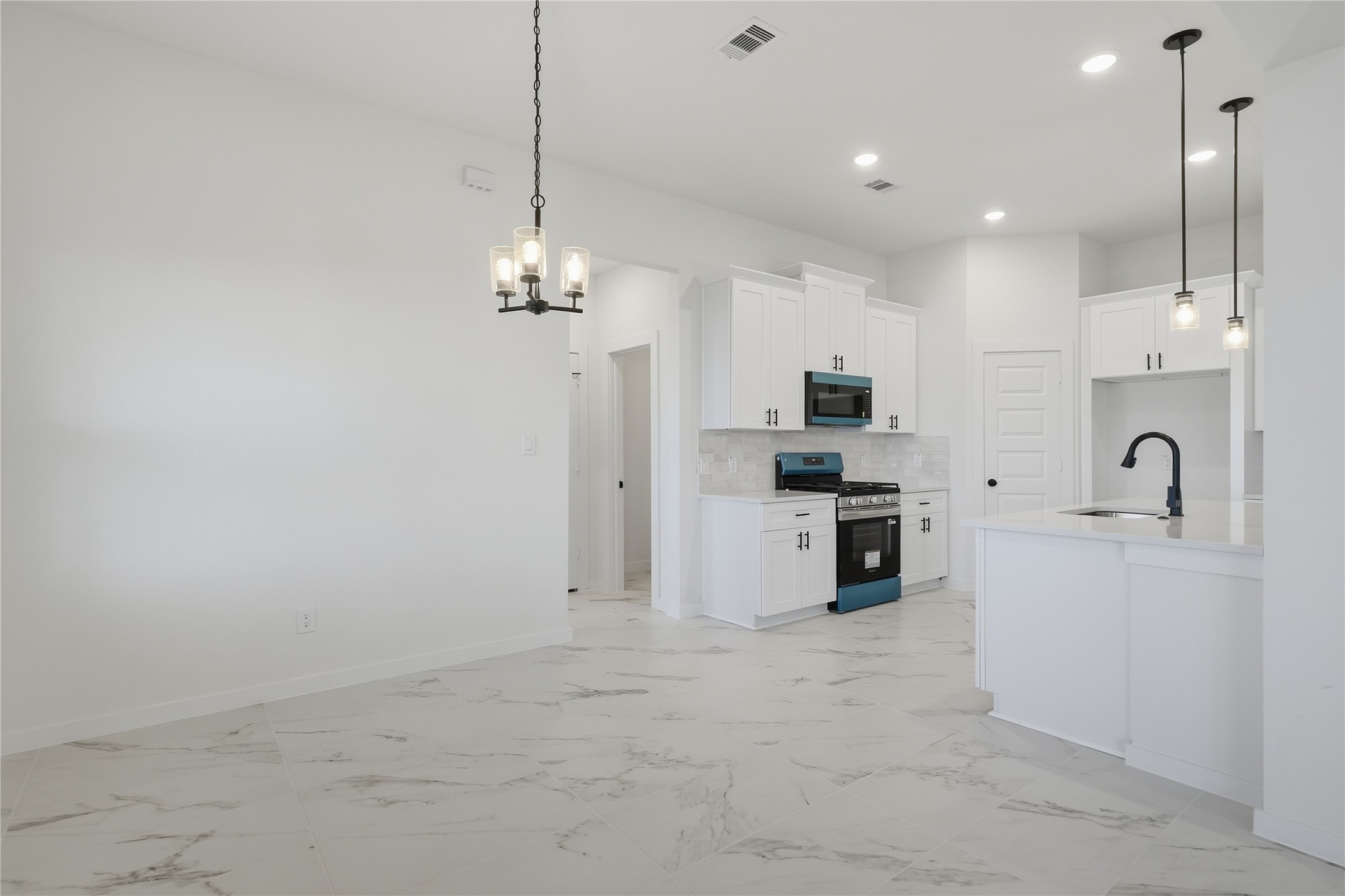 6102 Royal Palm Drive Property Photo 7