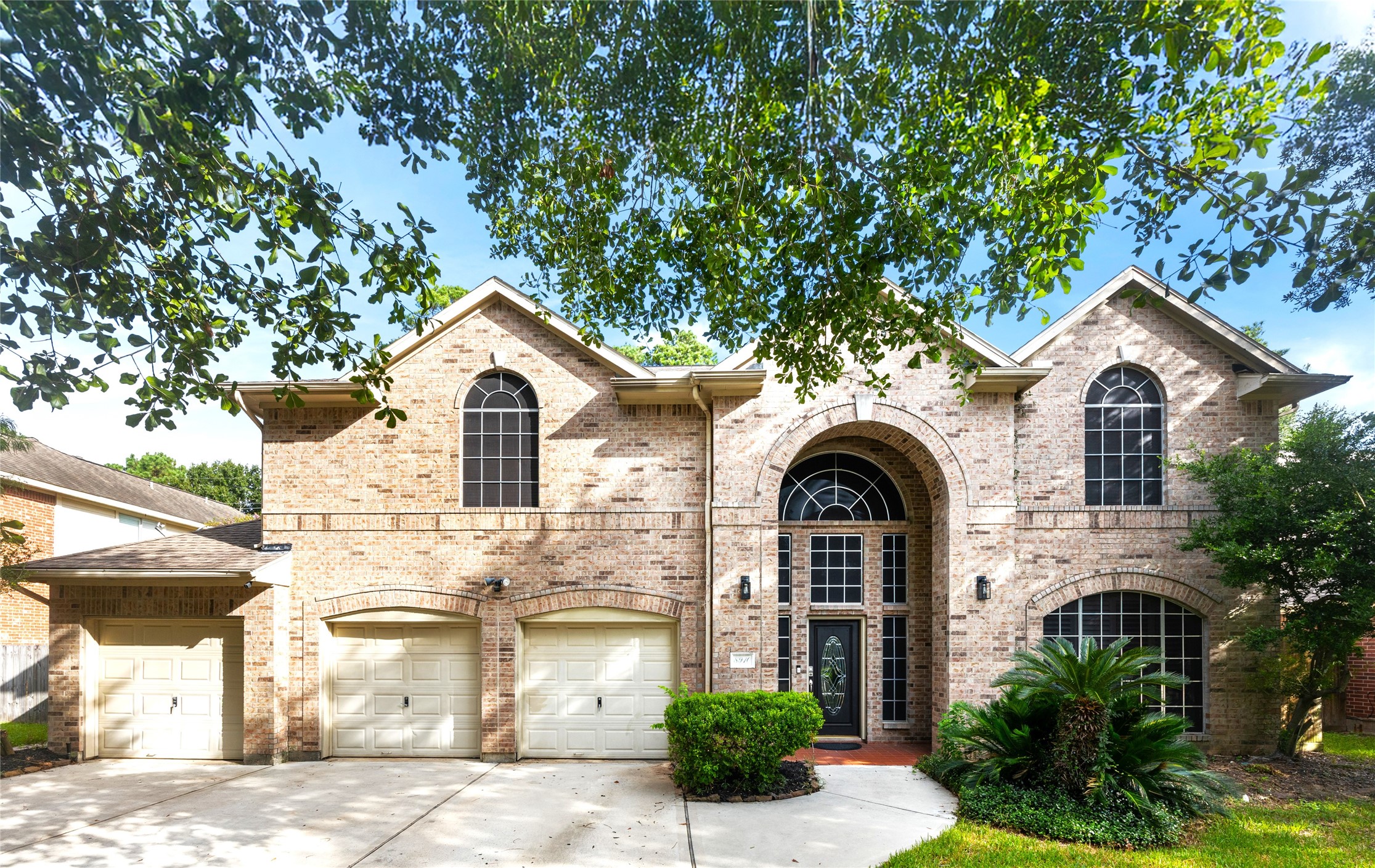 8910 Edenbridge Street Property Photo 1