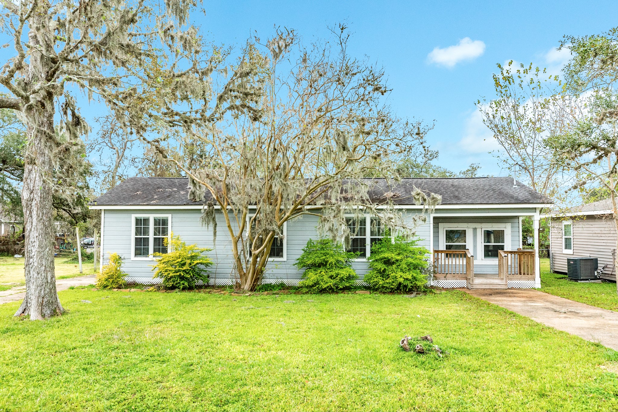 132 Lakewood Drive Property Photo
