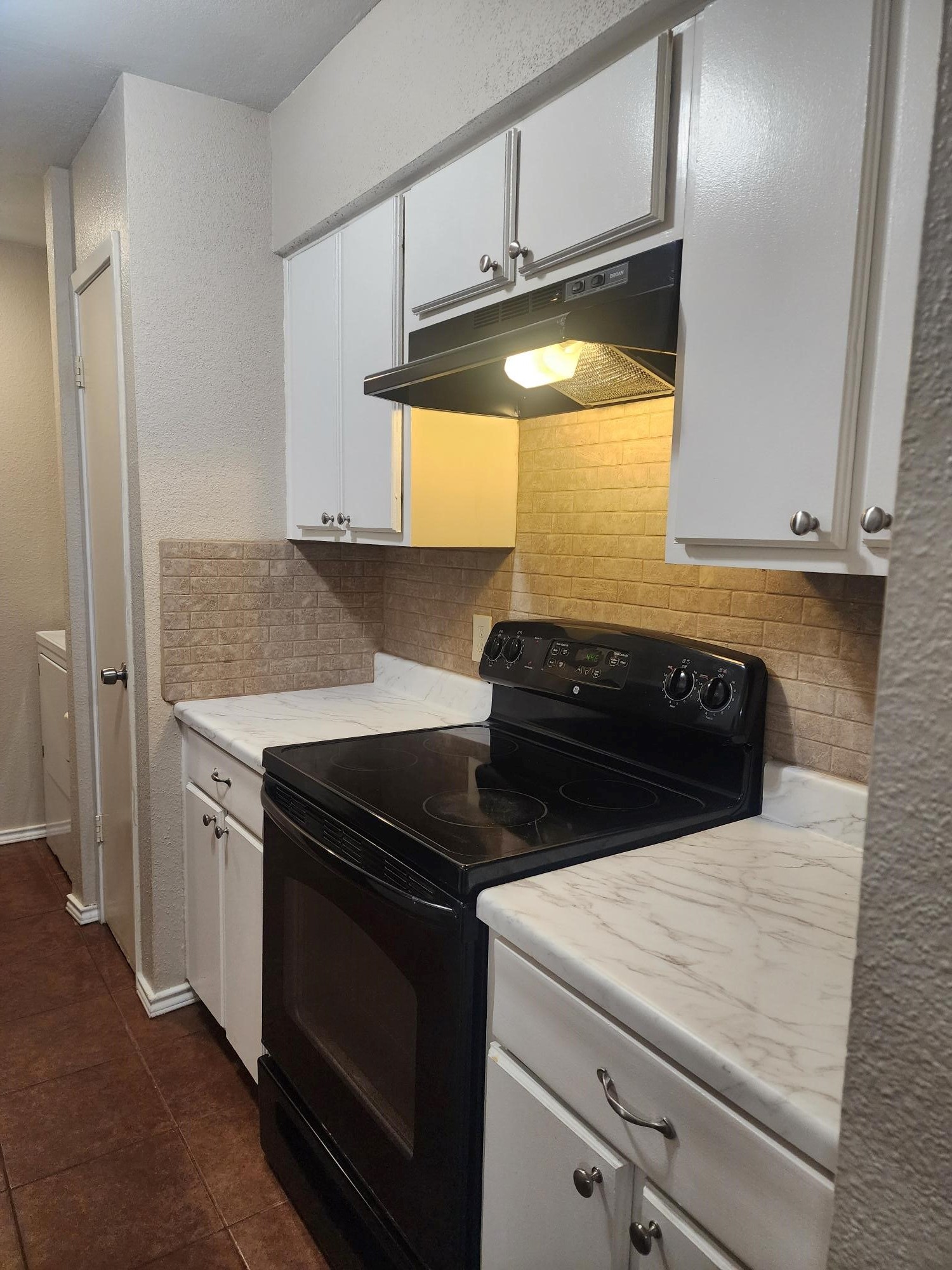 5665 Birchmont Drive H Property Photo 8