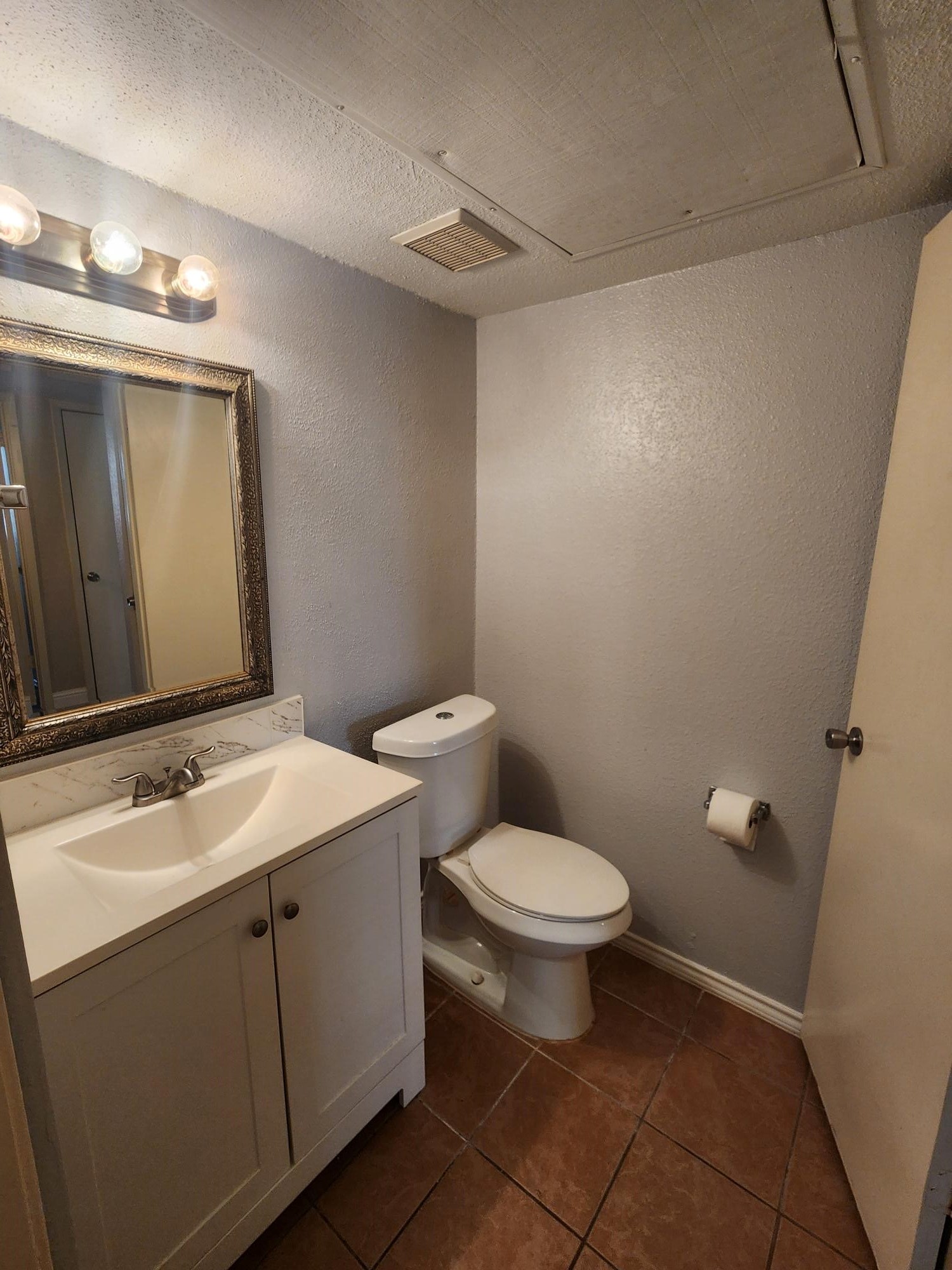 5665 Birchmont Drive H Property Photo 16