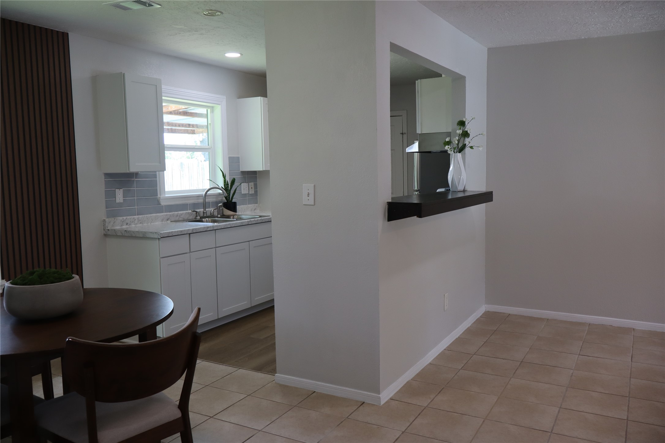 302 Delta Street Property Photo 4