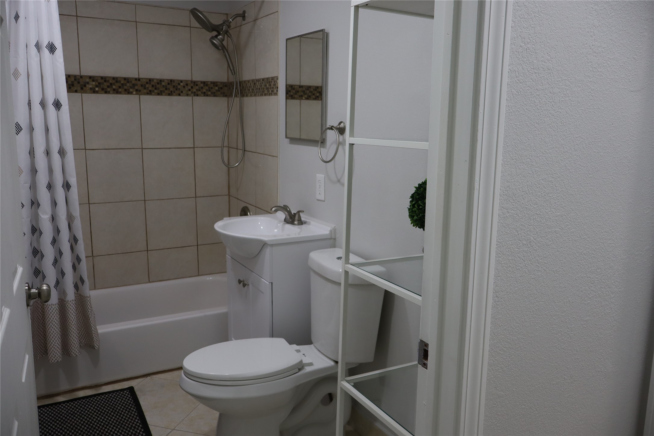 302 Delta Street Property Photo 13