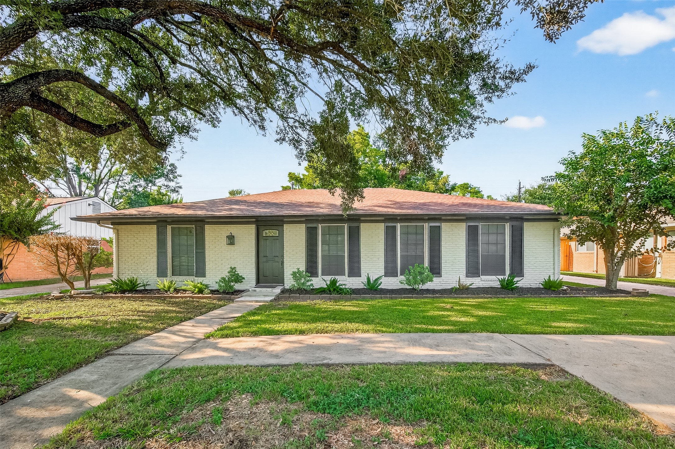 5731 Willowbend Boulevard Property Photo 1