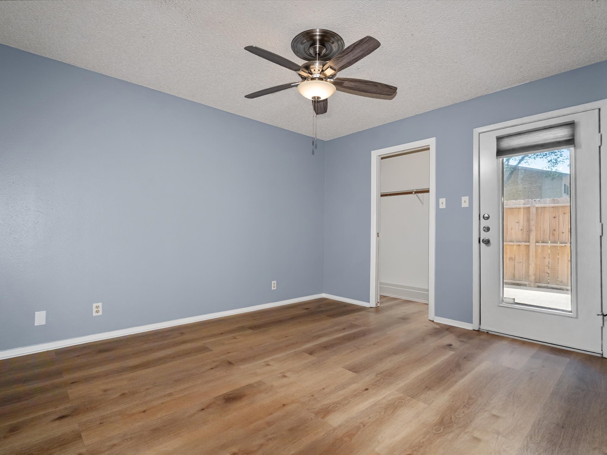 2404 Villa Court Property Photo 7