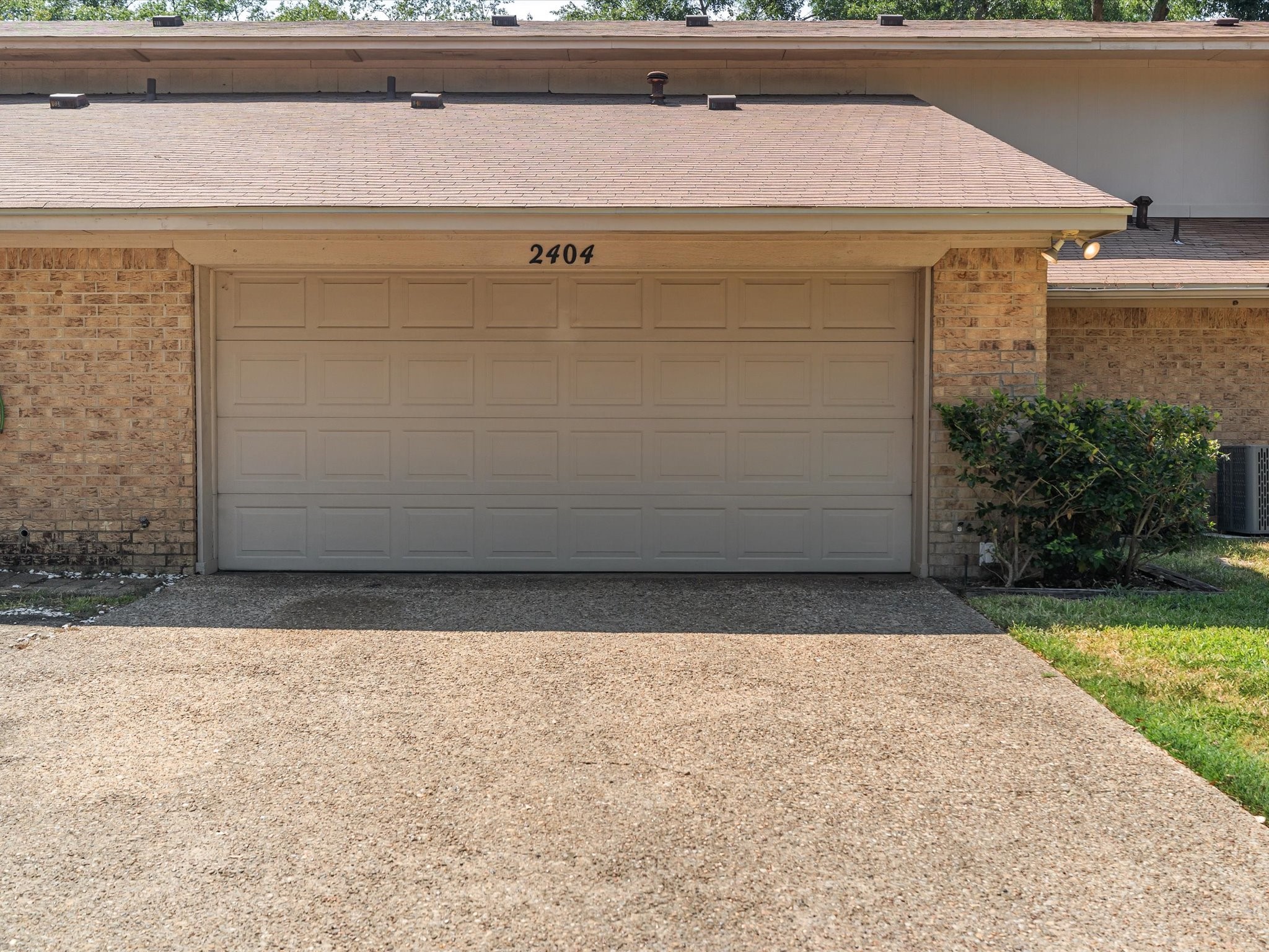 2404 Villa Court Property Photo 23