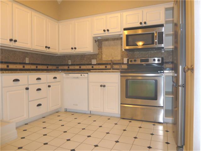 2100 Tanglewilde Street 8 Property Photo 4