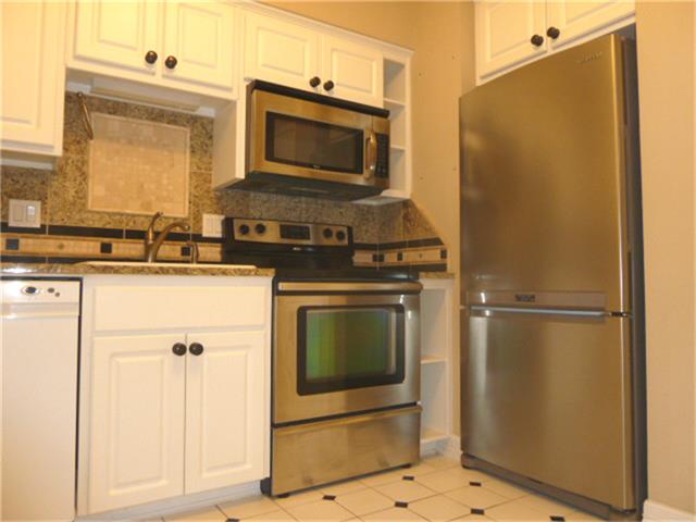 2100 Tanglewilde Street 8 Property Photo 5