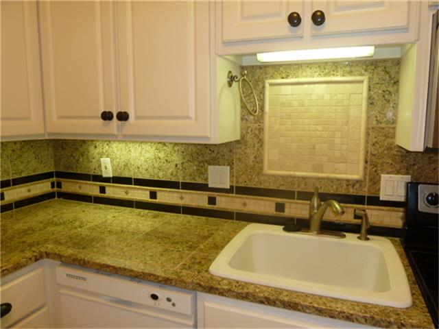 2100 Tanglewilde Street 8 Property Photo 6