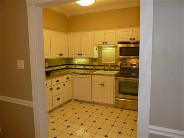 2100 Tanglewilde Street 8 Property Photo 7