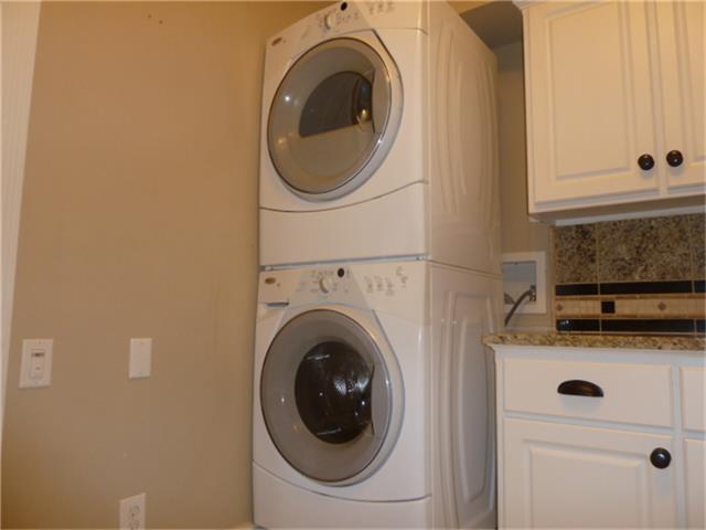 2100 Tanglewilde Street 8 Property Photo 9