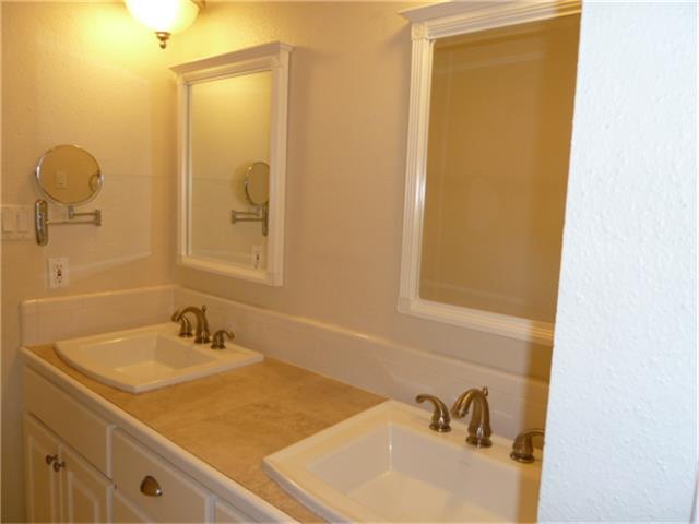 2100 Tanglewilde Street 8 Property Photo 11