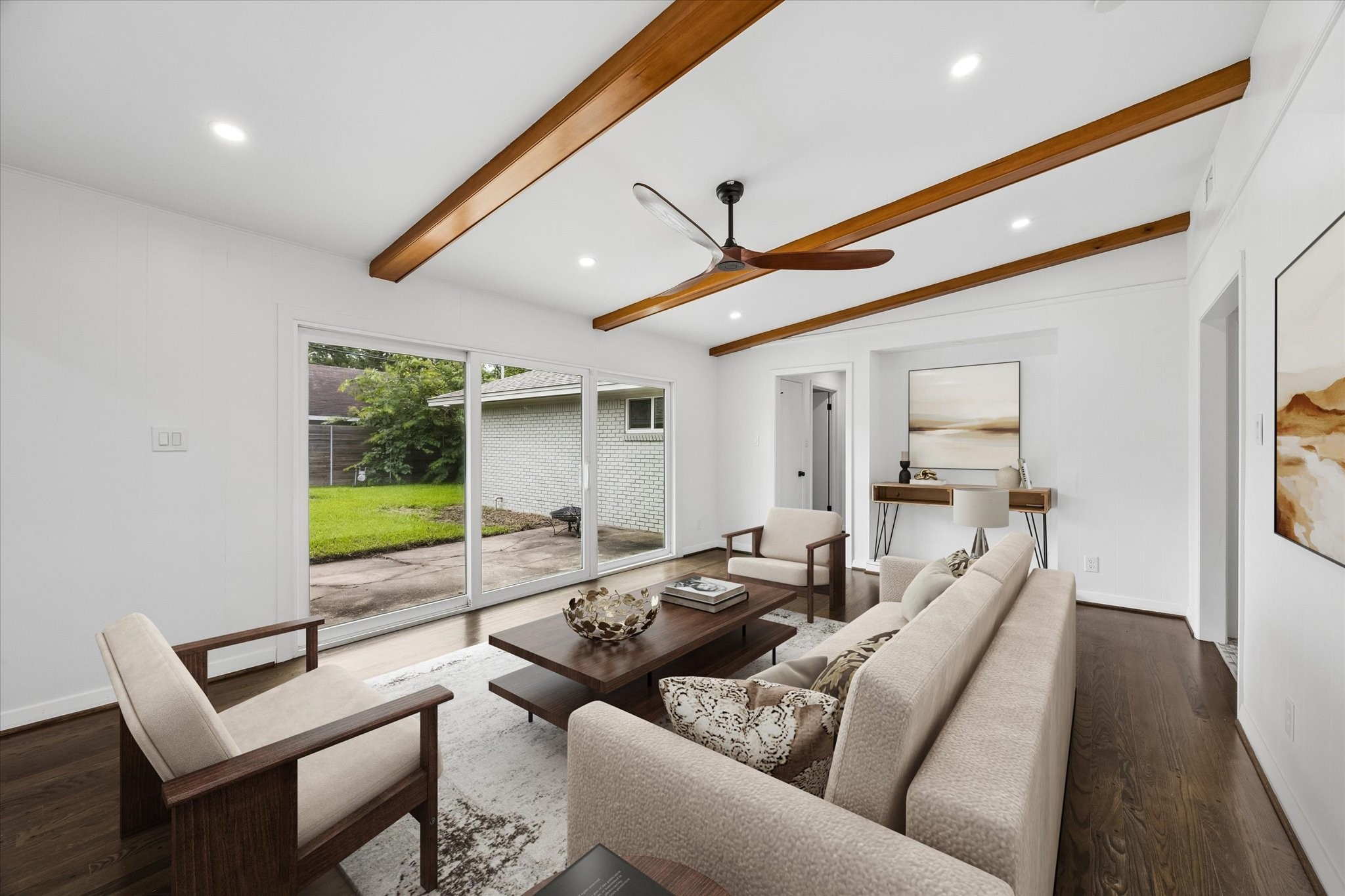 8527 Glenloch Drive Property Photo 8
