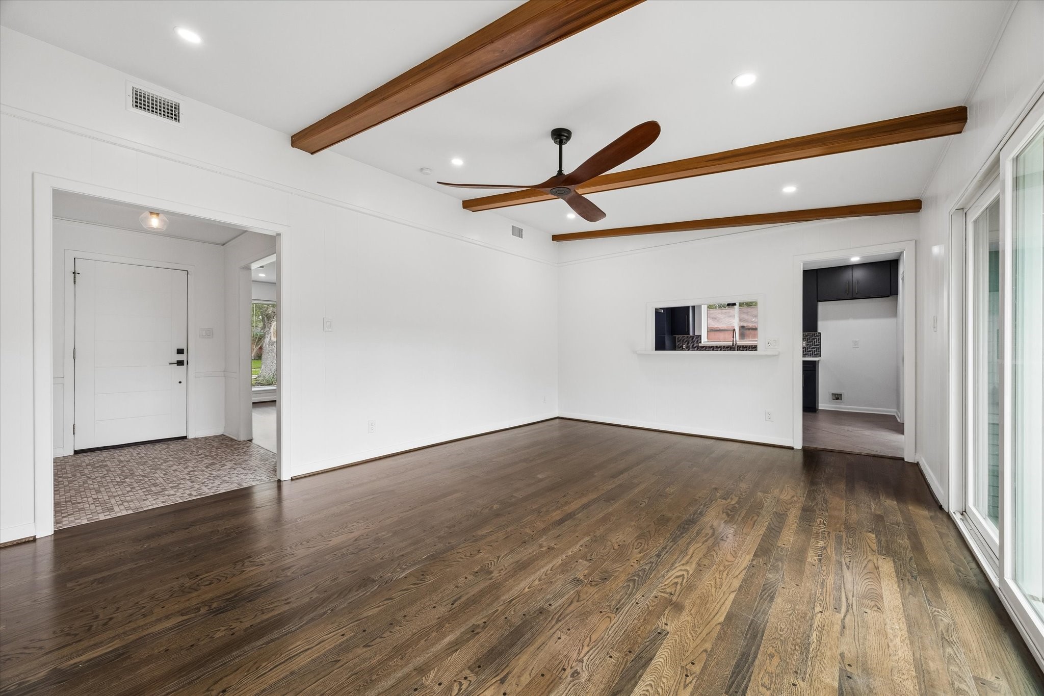 8527 Glenloch Drive Property Photo 10