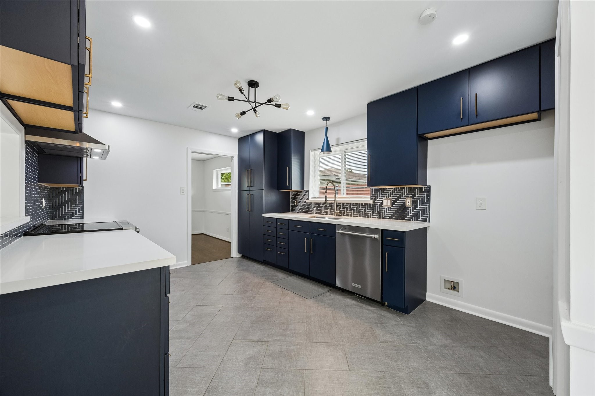 8527 Glenloch Drive Property Photo 13