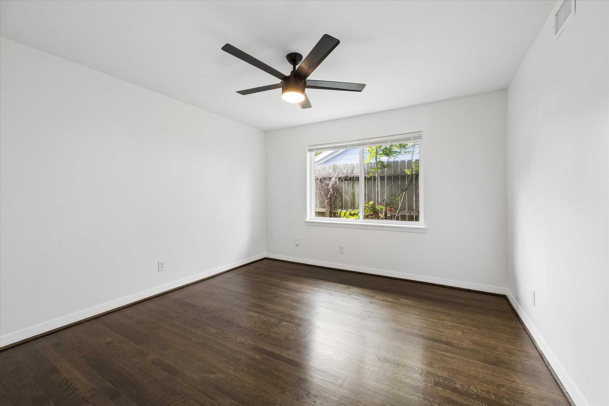 8527 Glenloch Drive Property Photo 27