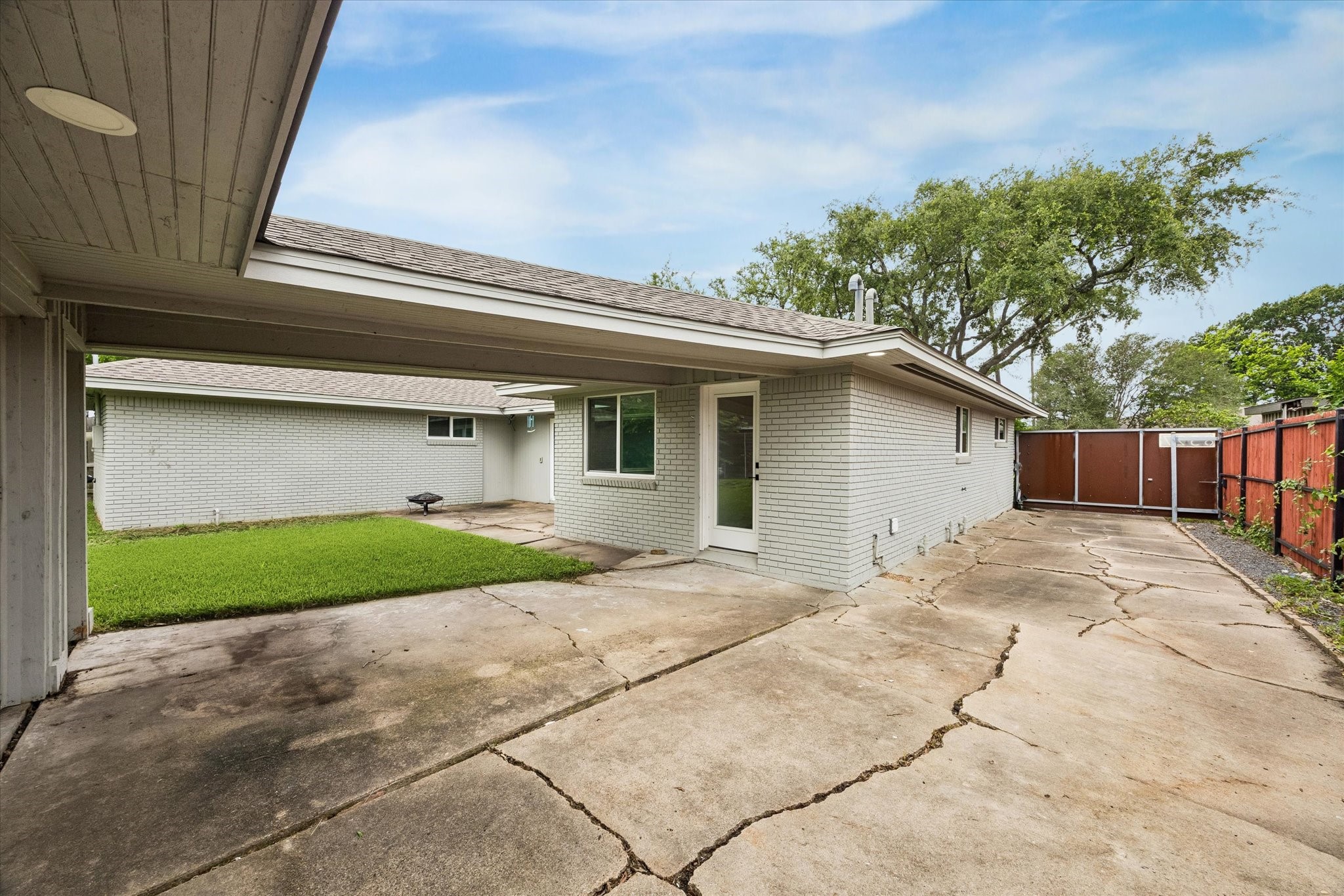 8527 Glenloch Drive Property Photo 34