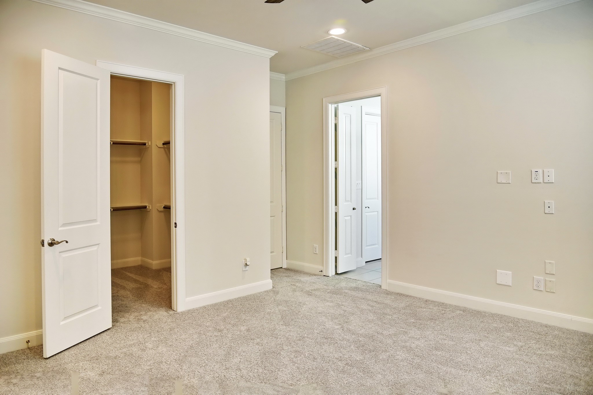 2211 Chenevert Street A Property Photo 20