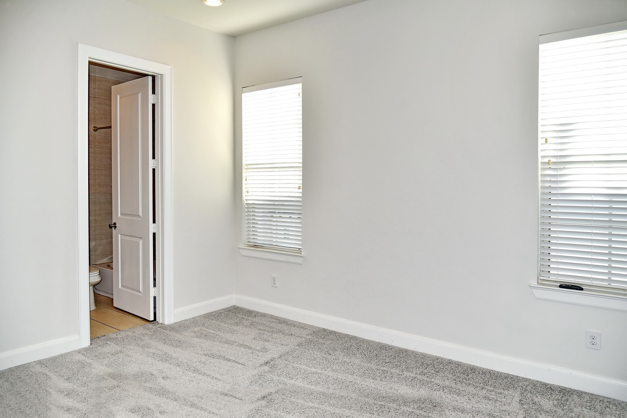 2211 Chenevert Street A Property Photo 25