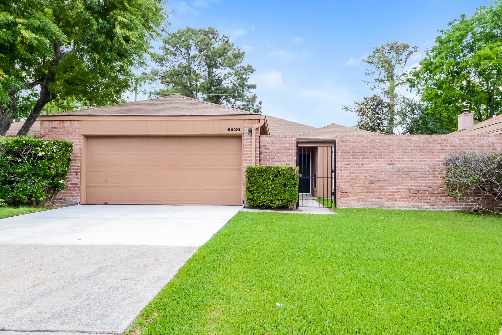 6926 Bullinger Drive Property Photo 1