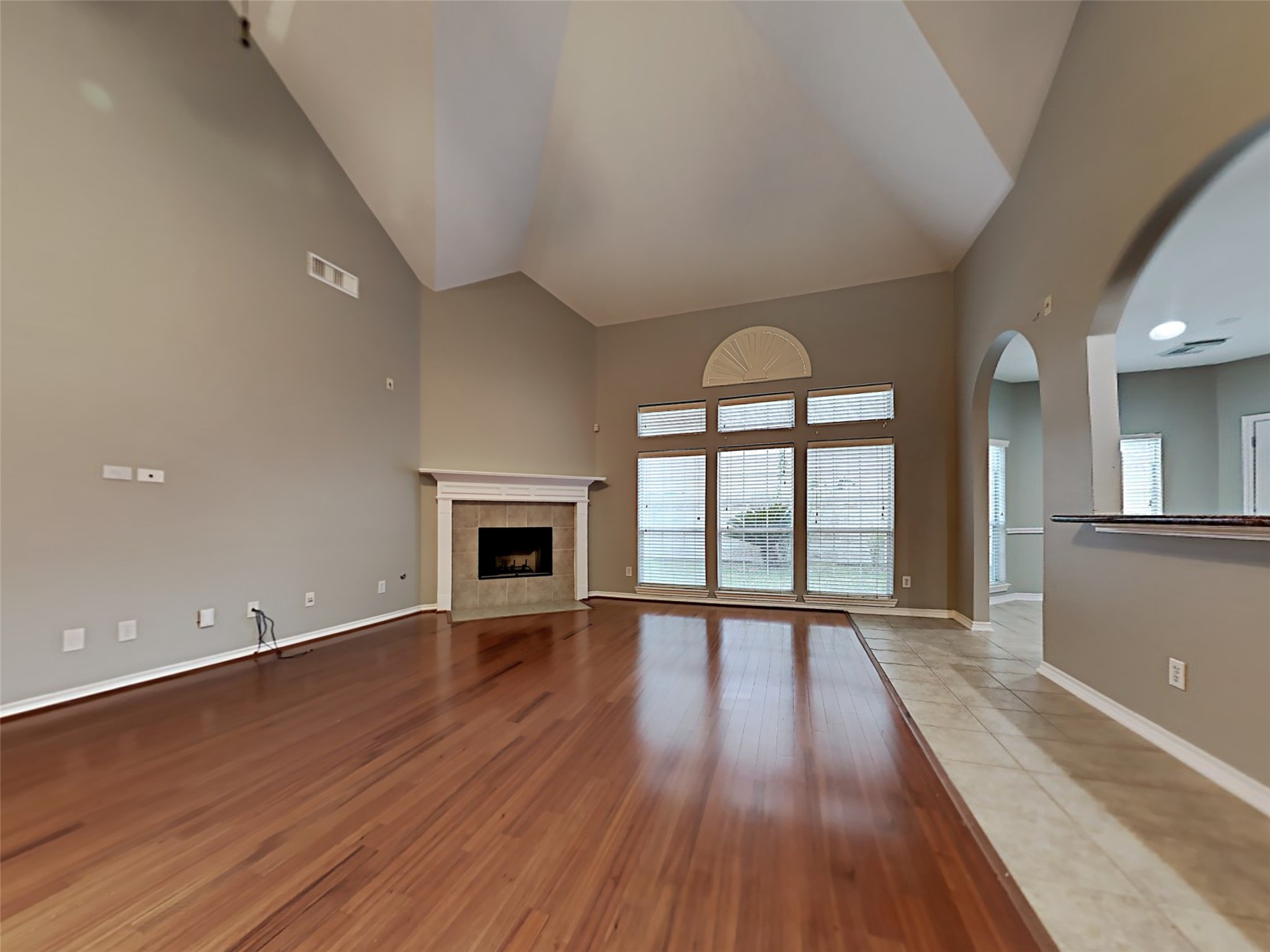16539 Mesa Point Drive Property Photo 2