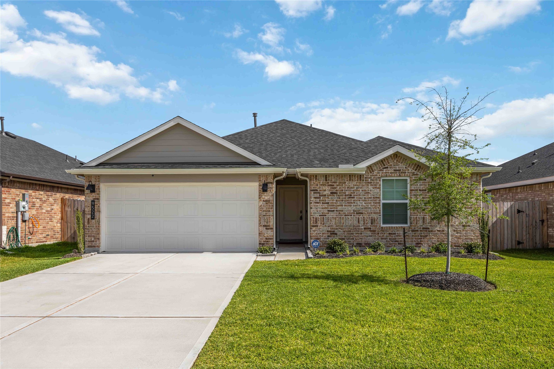 9522 Wall Street Property Photo 1