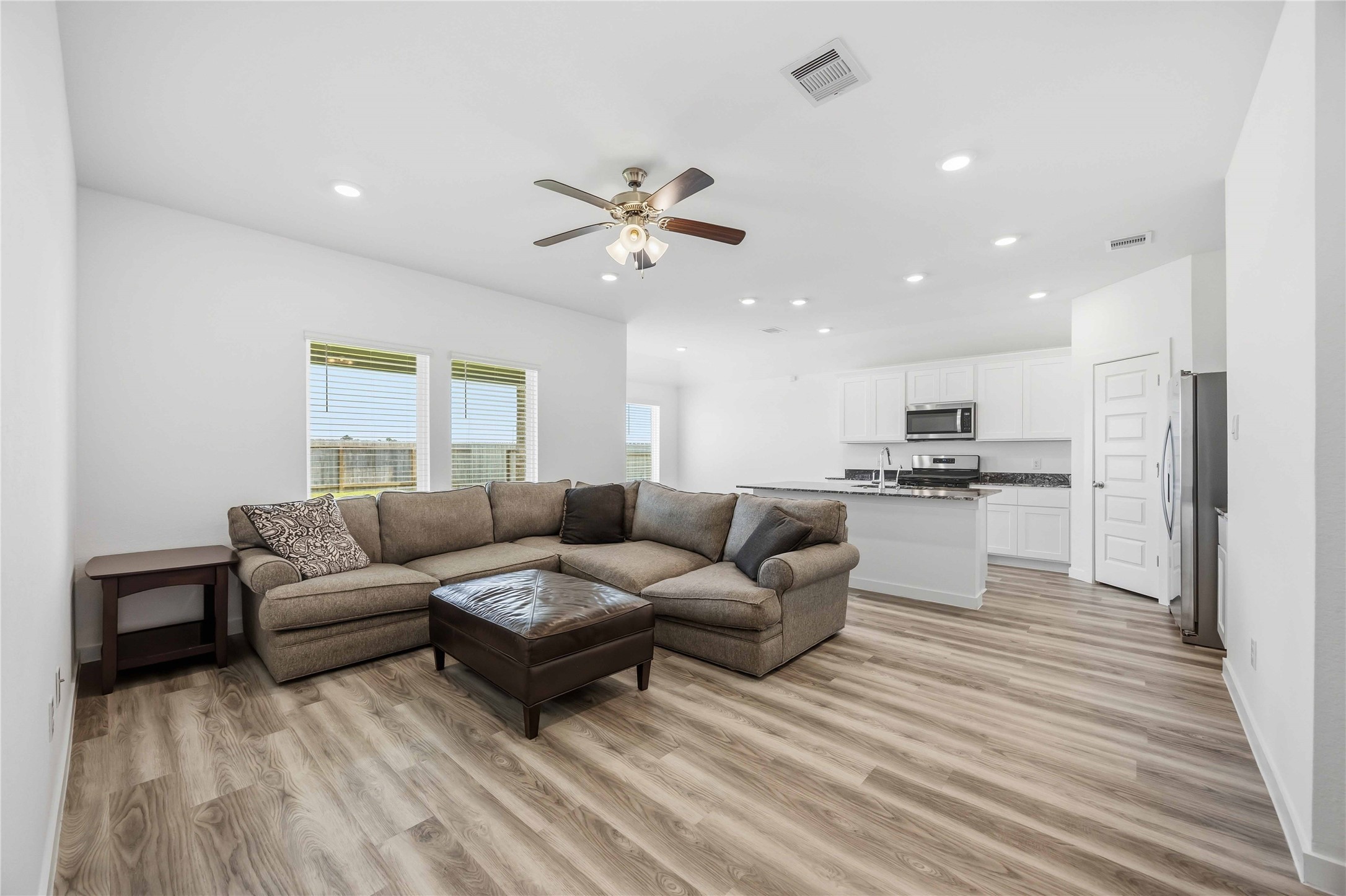 9522 Wall Street Property Photo 6