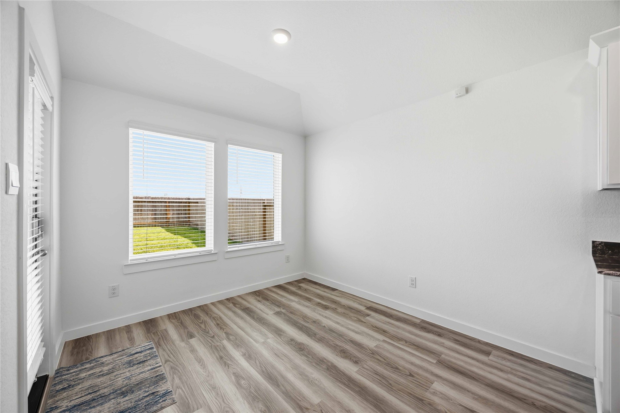 9522 Wall Street Property Photo 10