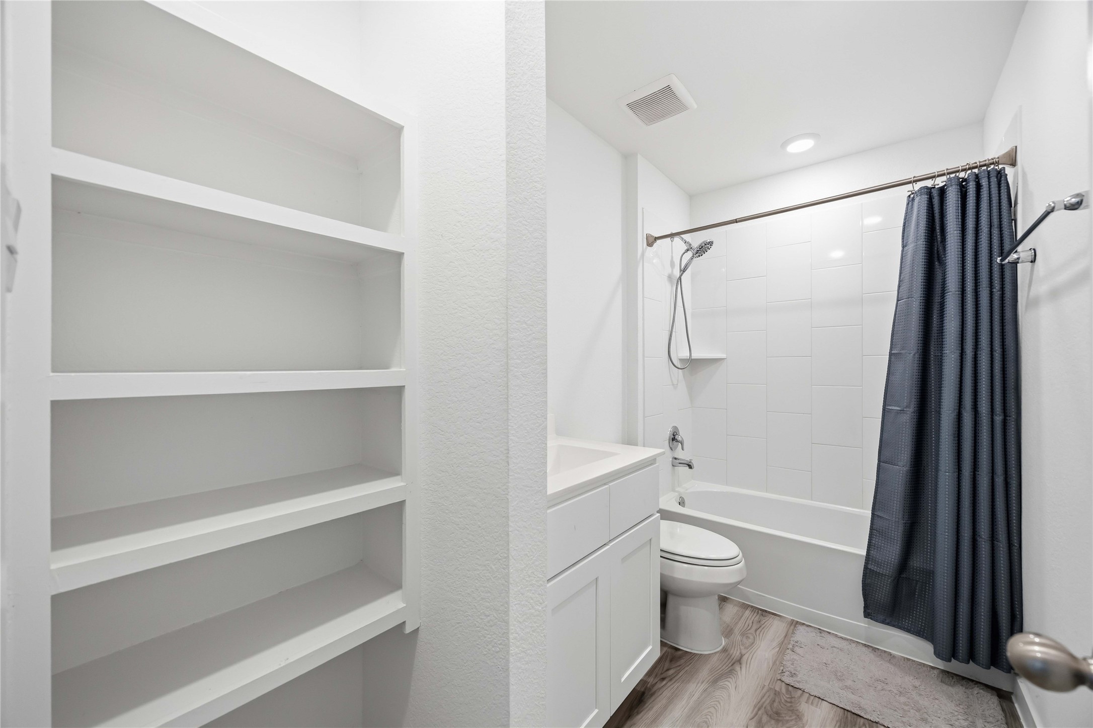 9522 Wall Street Property Photo 23